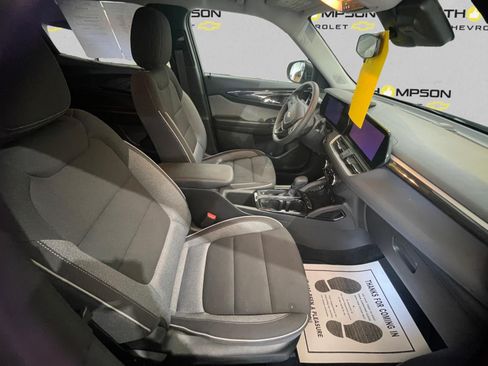 Used 2025 Chevrolet TrailBlazer LS FWD image 15