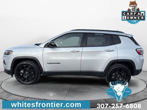 Used 2026 Jeep Compass Latitude image 8