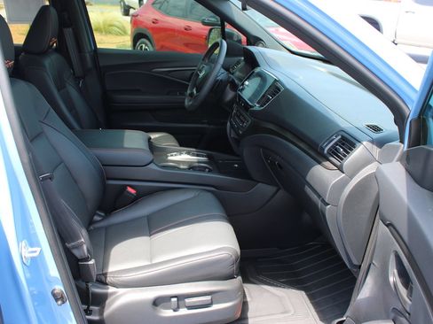 Used 2025 Honda Ridgeline TrailSport image 24