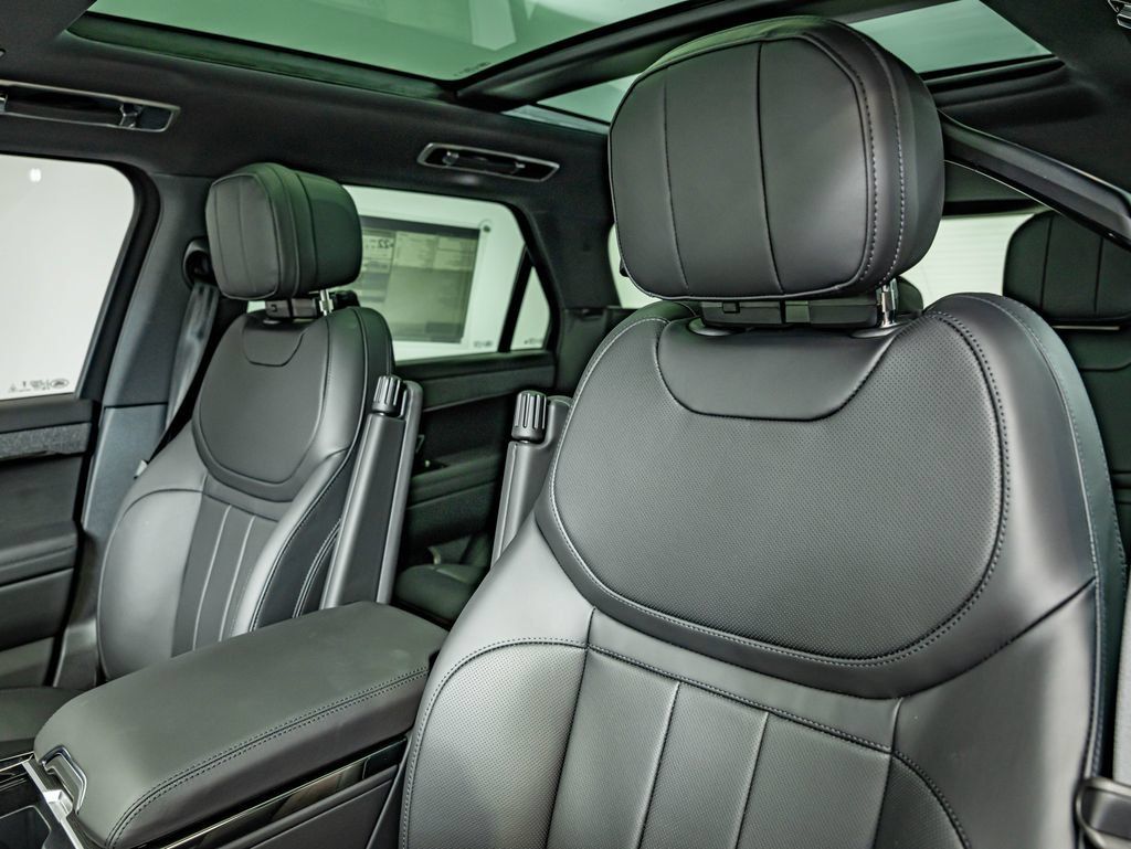 New 2026 Land Rover Range Rover Sport Dynamic SE AWD/4WD image 32