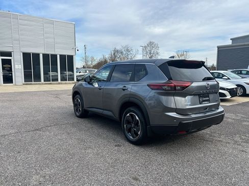 Certified 2024 Nissan Rogue SV image 5