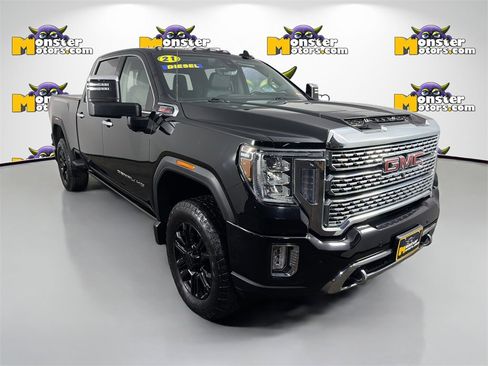 Used 2021 GMC Sierra 2500 Denali w/ Denali Black Diamond Edition image 3