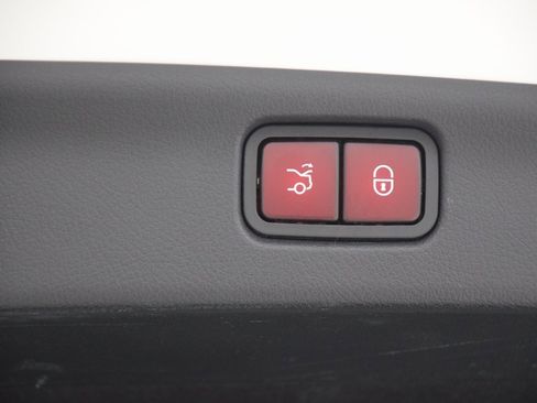 Certified 2023 Mercedes-Benz C 300 Sedan image 32