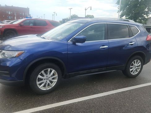 Used 2017 Nissan Rogue SV AWD/4WD image 9