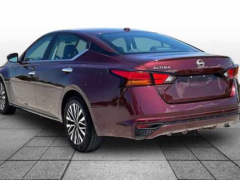 Used 2025 Nissan Altima 2.5 SV image 10