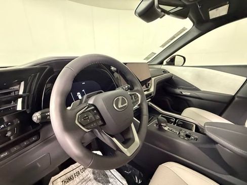 Used 2026 Lexus TX 350 AWD w/ Technology Package image 9