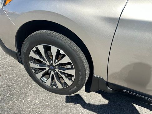 Used 2017 Subaru Outback 2.5i Limited image 11