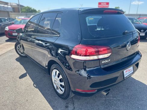 Used 2011 Volkswagen Golf 4-Door image 5