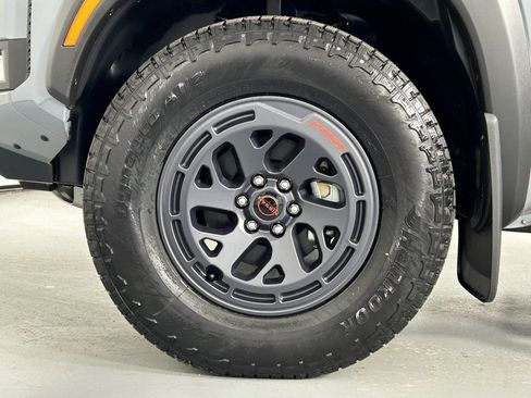 Used 2025 Nissan Frontier PRO-4X AWD/4WD image 38