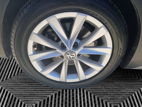 Used 2017 Volkswagen Golf Alltrack SEL AWD/4WD image 5