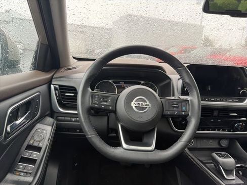 Used 2021 Nissan Rogue SL w/ Premium Package image 13