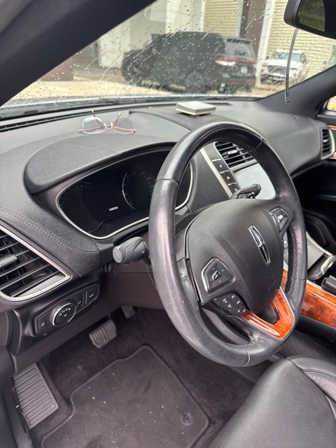 Used 2017 Lincoln MKX Reserve FWD image 11