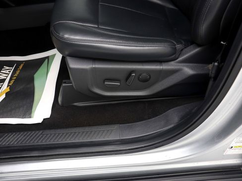 Used 2023 Ford Expedition Max XLT image 23