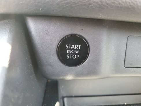 Used 2025 Nissan Rogue SV AWD/4WD image 11