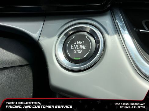 Used 2025 Chevrolet Trax LT w/ LT Convenience Package FWD image 26
