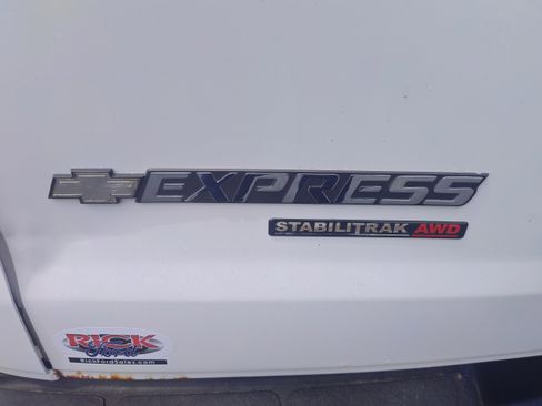 Used 2012 Chevrolet Express 1500 AWD image 16