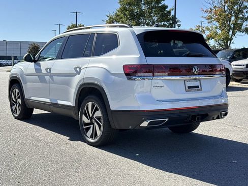 New 2026 Volkswagen Atlas SE FWD image 3