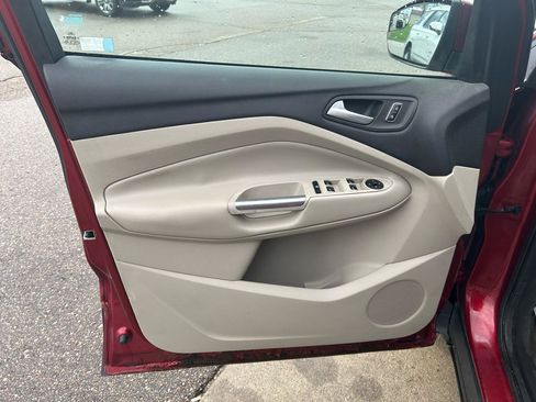 Used 2014 Ford Escape SE image 14