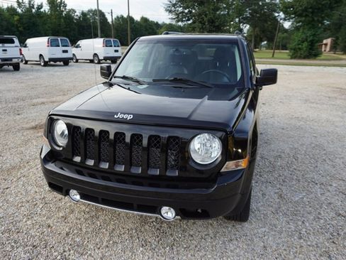 Used 2016 Jeep Patriot High Altitude AWD/4WD image 5