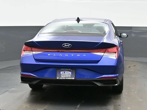 Used 2023 Hyundai Elantra SE image 5