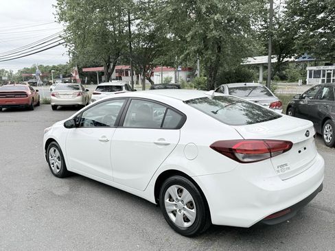 Used 2017 Kia Forte LX FWD image 5