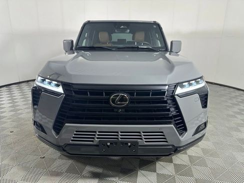 Used 2025 Lexus GX 550 w/ Accessory Package (2T) AWD/4WD image 2