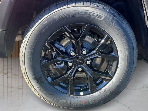 New 2026 Jeep Grand Cherokee Altitude image 35