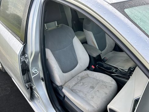 Used 2020 Toyota Corolla LE FWD image 30
