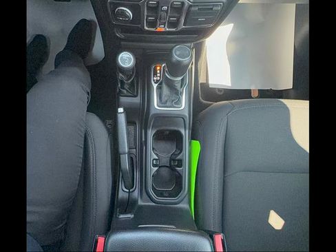 Used 2022 Jeep Wrangler Unlimited Sport AWD/4WD image 16