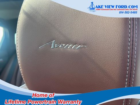 Used 2019 Buick LaCrosse Avenir w/ Driver Confidence Package II image 17