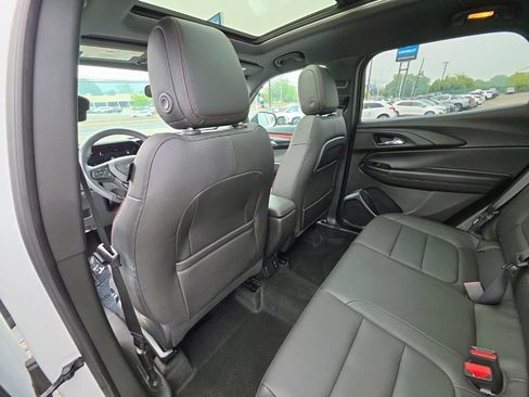 Used 2024 Chevrolet TrailBlazer RS w/ Convenience Package AWD/4WD image 27