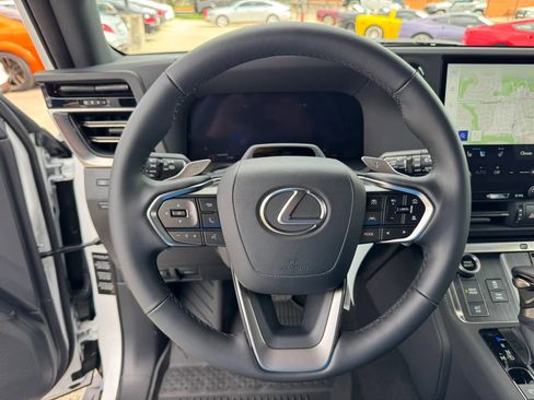 Used 2026 Lexus GX 550 w/ Accessory Package (2T) AWD/4WD image 36