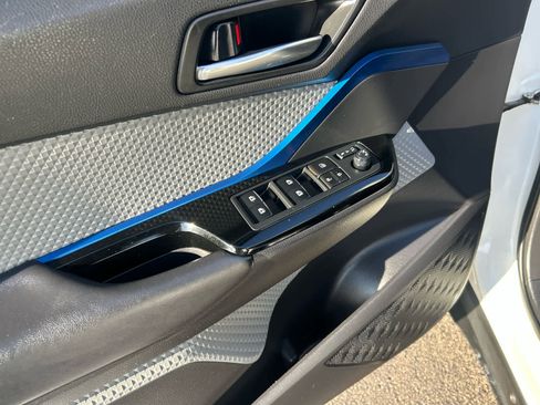 Used 2019 Toyota C-HR XLE image 10