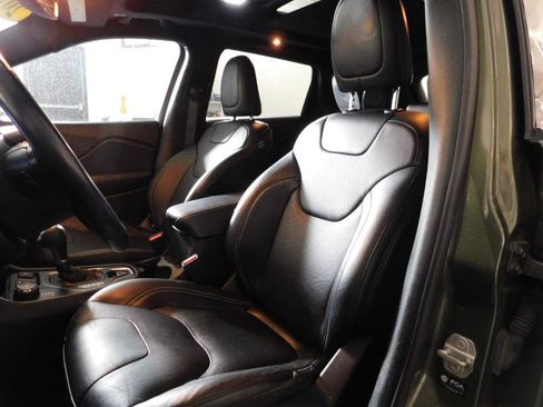 Used 2021 Jeep Cherokee Latitude Lux 80th Anniv w/ Quick Order Package 26U 80TH AWD/4WD image 2