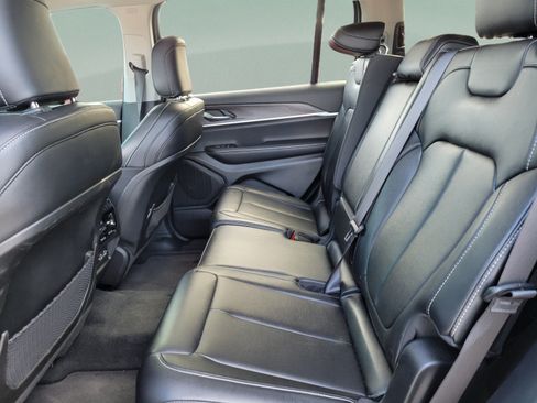 Certified 2024 Jeep Grand Cherokee L Limited RWD image 6