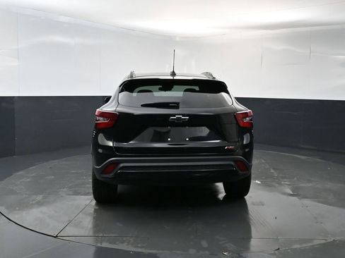Used 2024 Chevrolet Trax RS w/ Driver Confidence Package FWD image 4