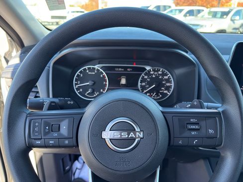 Used 2024 Nissan Rogue S image 21