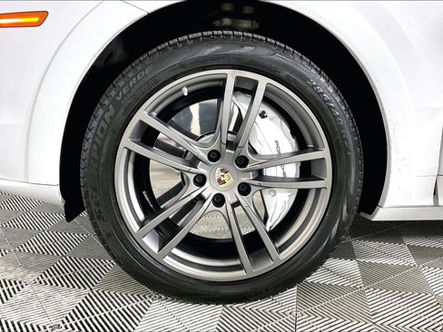 Certified 2019 Porsche Cayenne Turbo AWD/4WD image 26