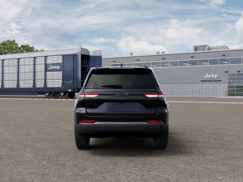 New 2026 Jeep Grand Cherokee Altitude AWD/4WD image 7