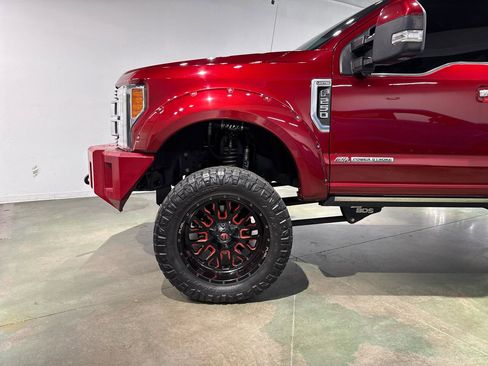 Used 2019 Ford F250 Limited w/ FX4 Off-Road Package AWD/4WD image 3