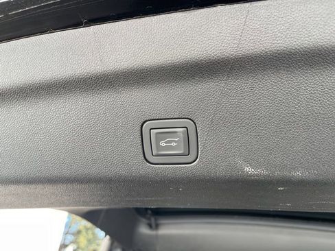 Used 2025 Cadillac Escalade Sport Platinum w/ LPO, ONYX Package image 10