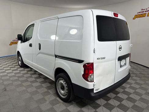 Used 2021 Nissan NV200 S w/ Back Door Glass Package image 3
