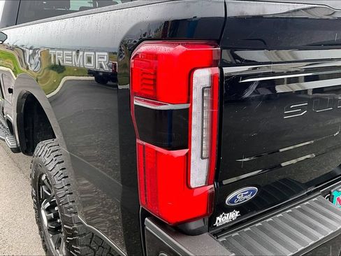 Used 2025 Ford F350 Platinum w/ Tremor Off-Road Package AWD/4WD image 31