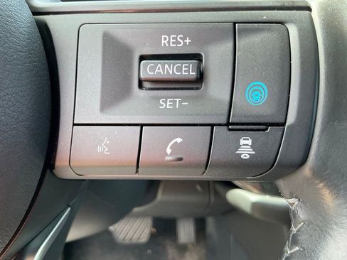 Used 2024 Nissan Pathfinder SV FWD image 19