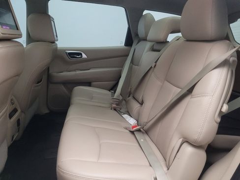 Used 2017 Nissan Pathfinder Platinum w/ Family Entertainment Package FWD image 18