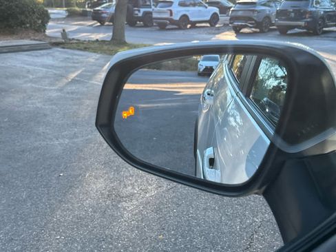 Used 2023 Toyota RAV4 Limited image 23