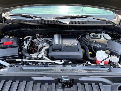 Used 2025 Chevrolet Silverado 1500 LTZ AWD/4WD image 31