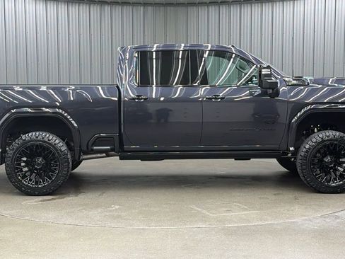 Used 2025 GMC Sierra 3500 Denali w/ Denali Reserve Package image 6