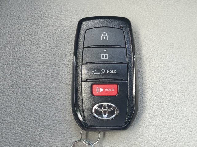 Certified 2025 Toyota Grand Highlander FWD image 36