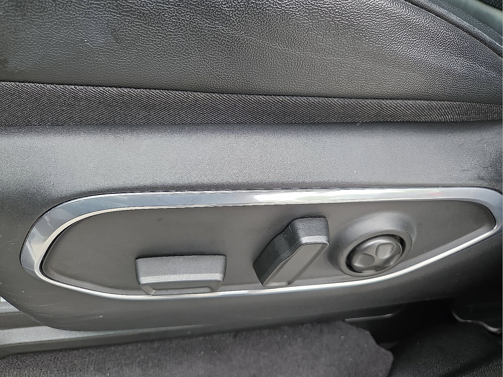 Used 2023 Jeep Wagoneer 4WD image 14